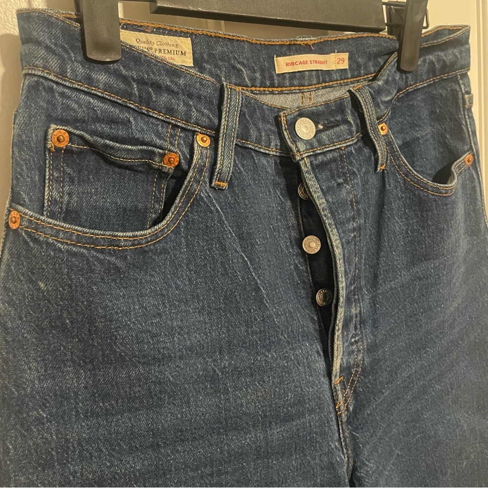 ❌SOLD❌LEVI’S  RIBCAGE STRAIGHT ANKLE WOMEN'S JEANS Size 29 - Picture 4 of 11